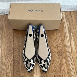 Rothy's "The Point" Women's Black and Cream Leopard Ballet Flats - NEW Size 9